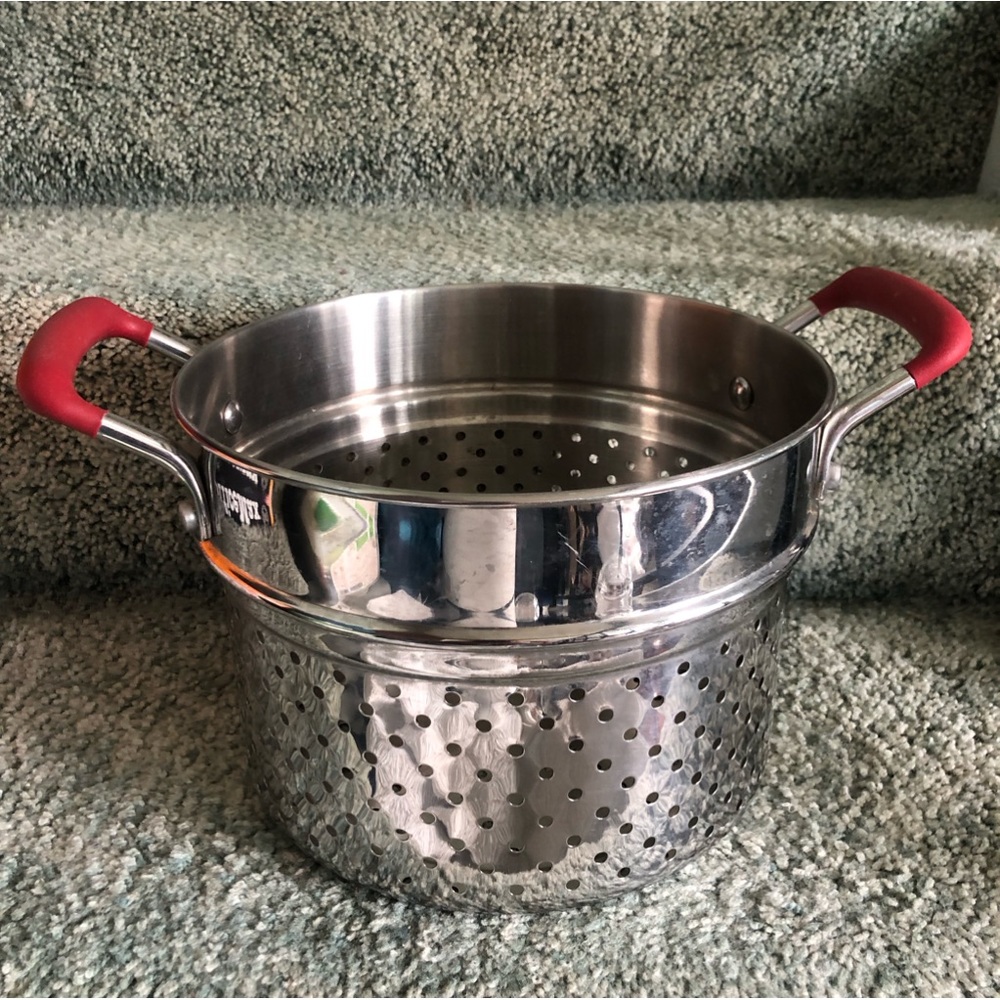 Strainer for Cooking or Rinsing with Red Handles